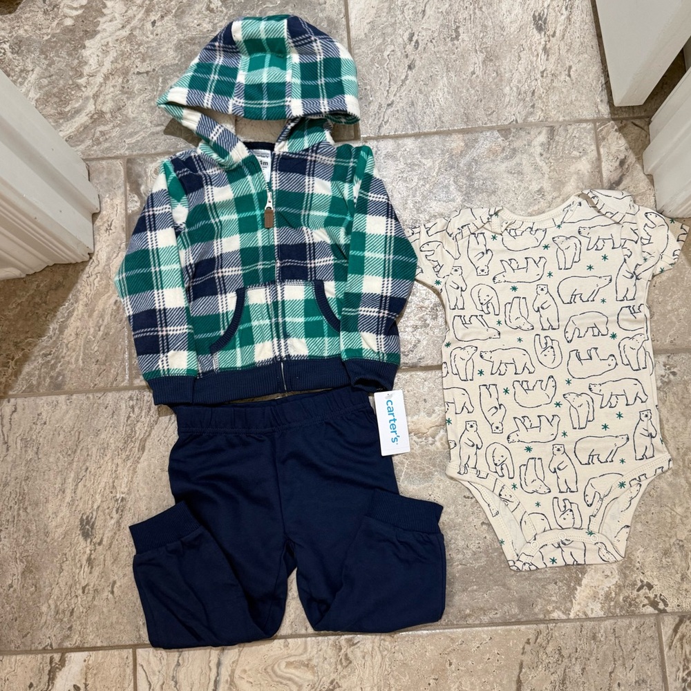 NWT size 24 months Carter’s Plaid Hoodie and Bear Print Onesie Set